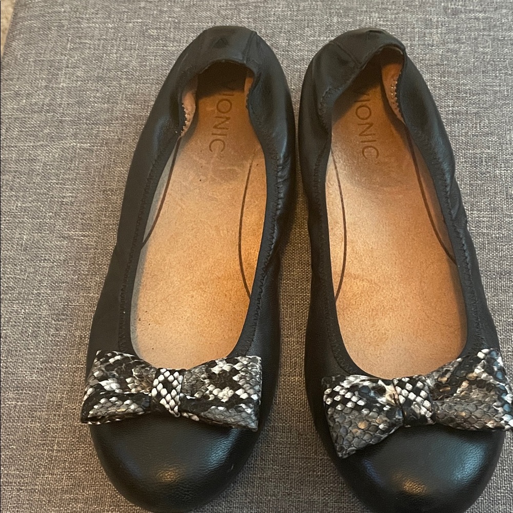 Vionic Black Flats with Snakeskin Bow
